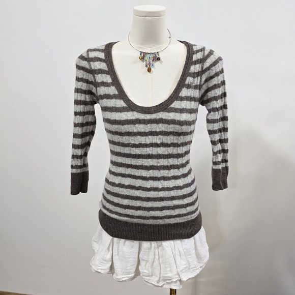 Abercrombie & Fitch Tops - Abercrombie vintage Grey and brown half sleeve knit sweater